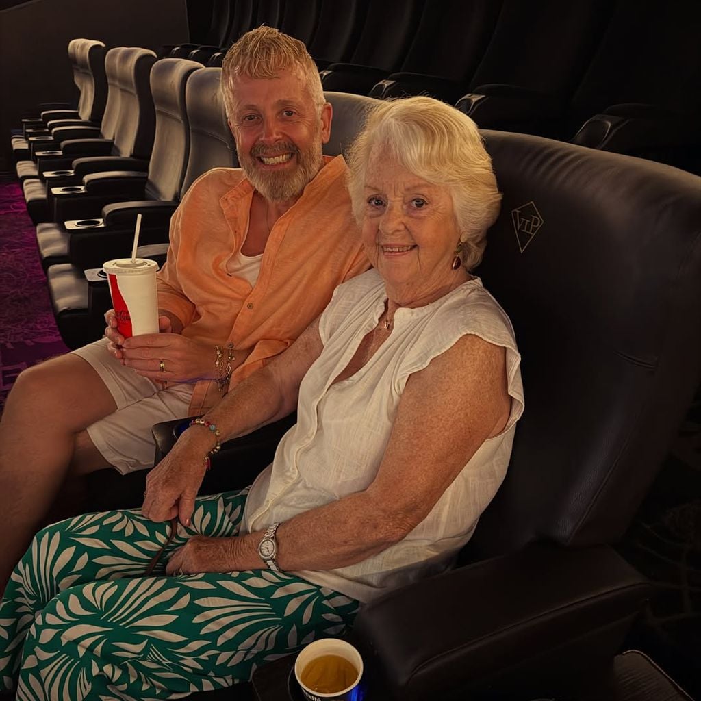 Ross Antony und seine Mutter Vivien, August 2026