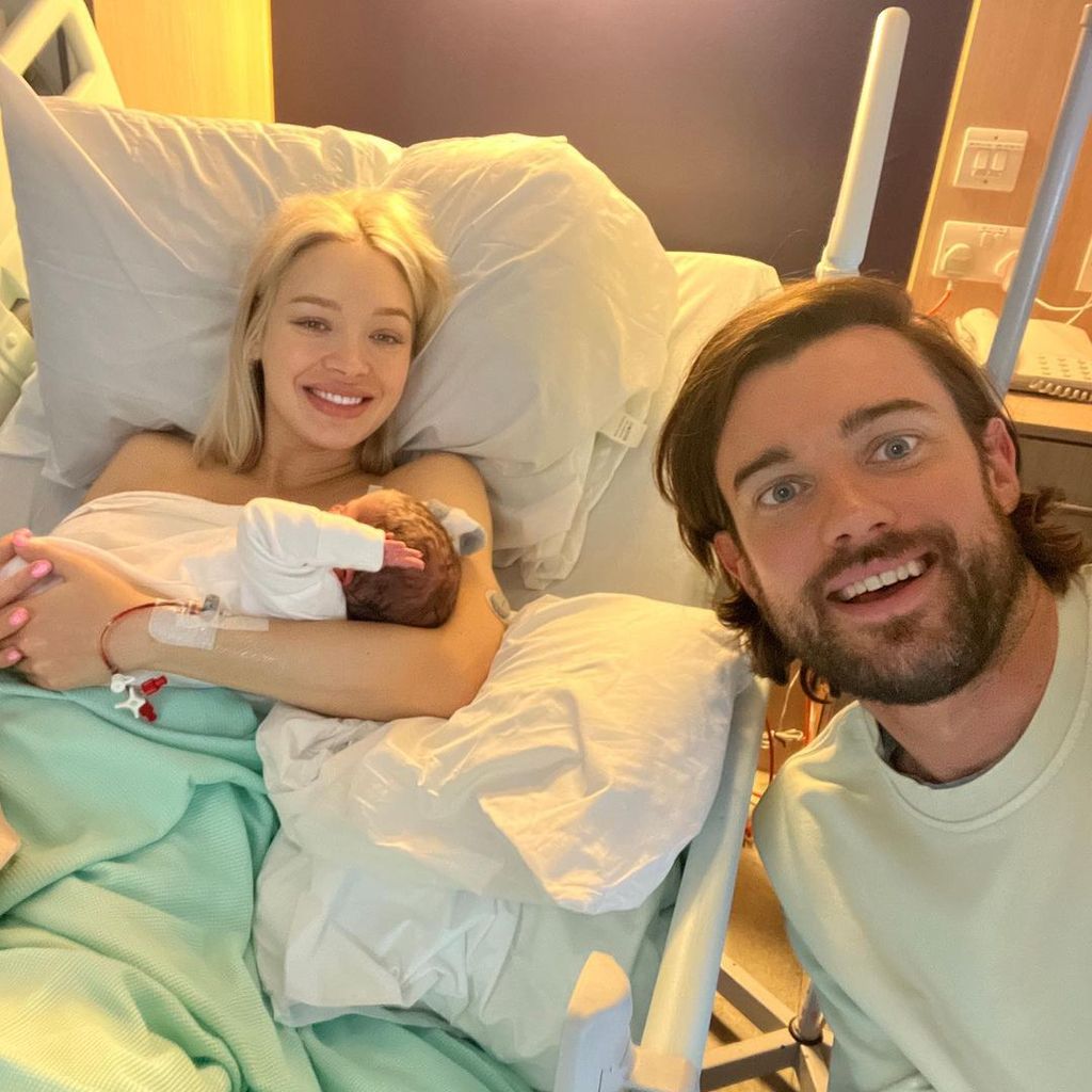 Roxy Horner und Jack Whitehall im Krankenhaus