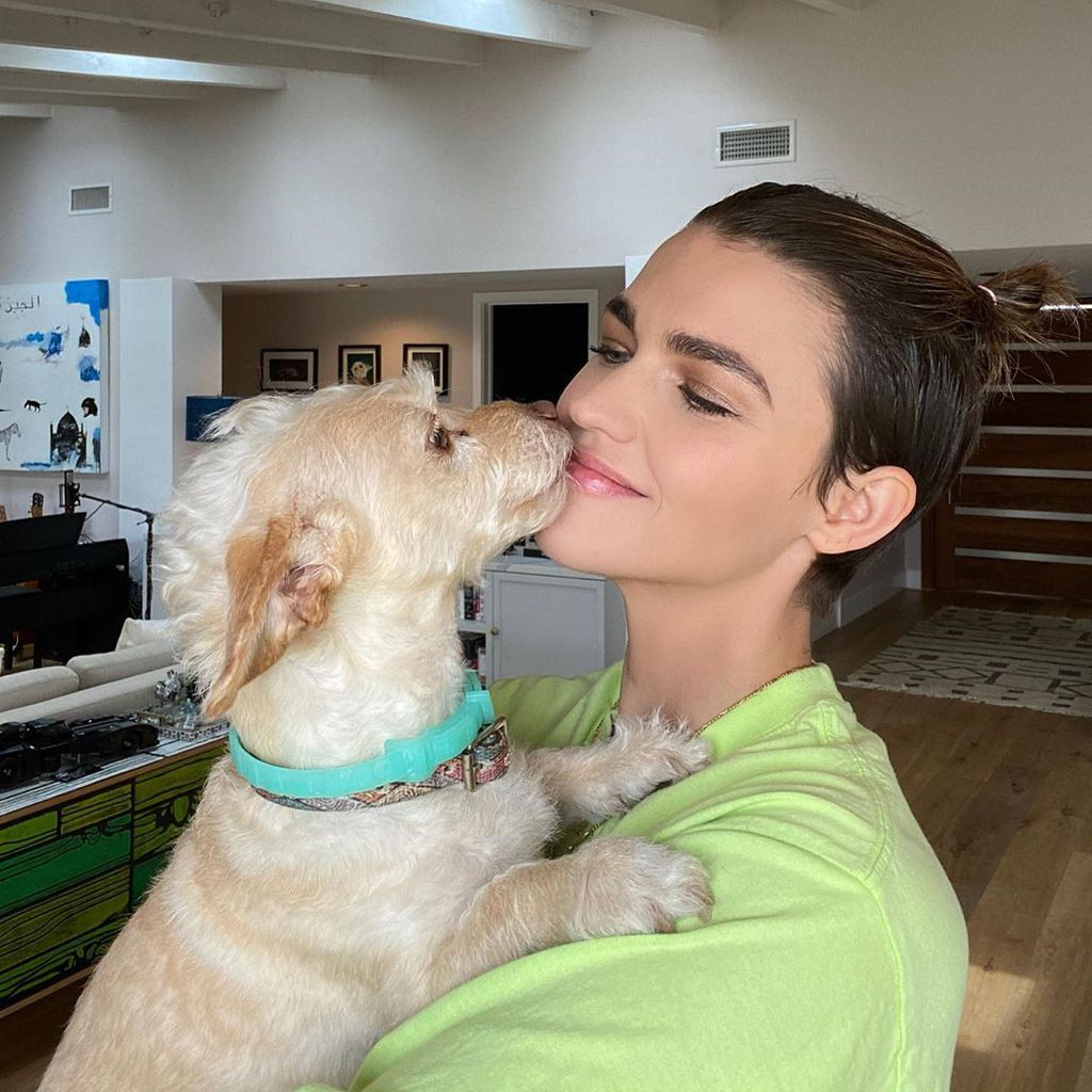 Ruby Rose mit Hundedame Sadie