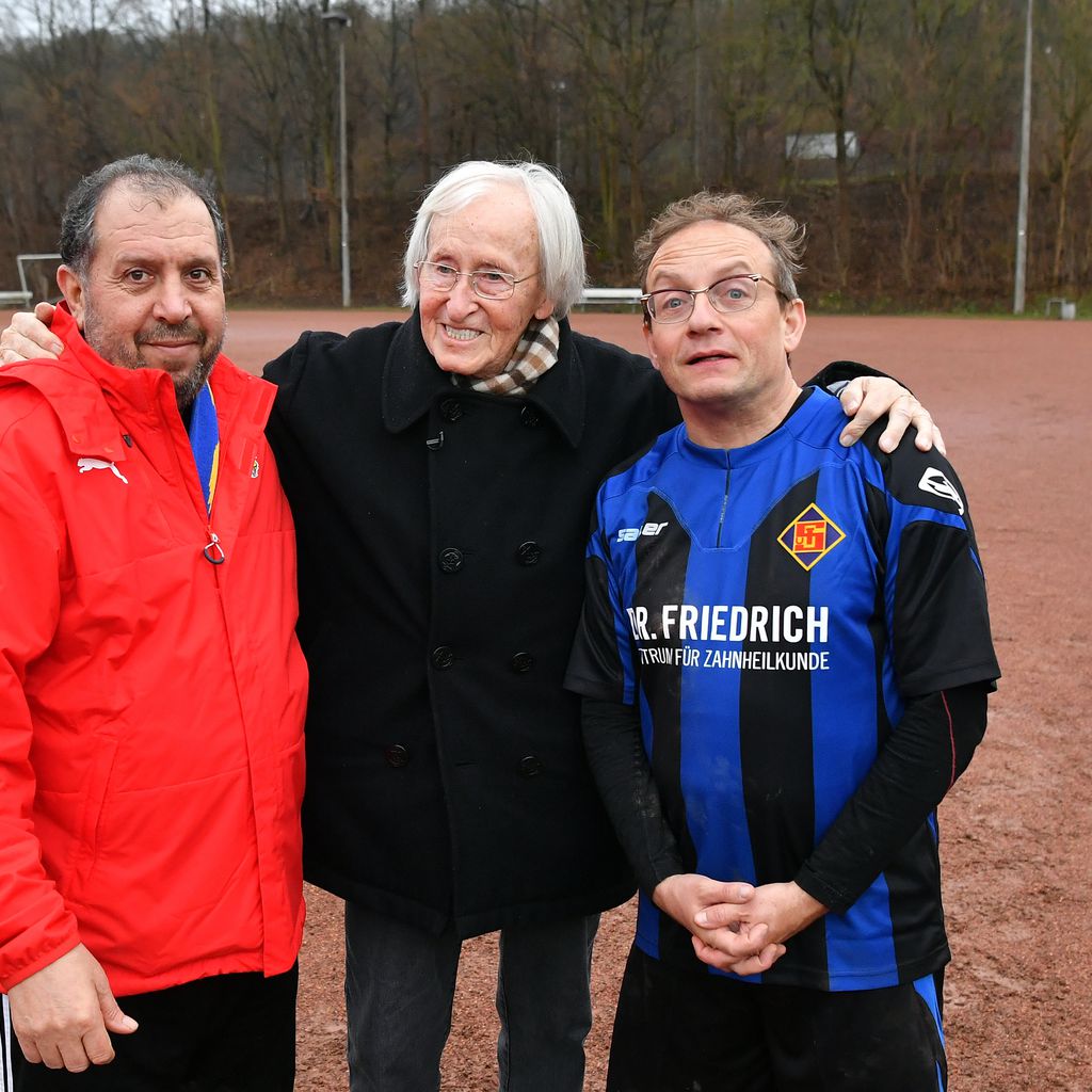 Rudi Gutendorf mit Wigald Boning