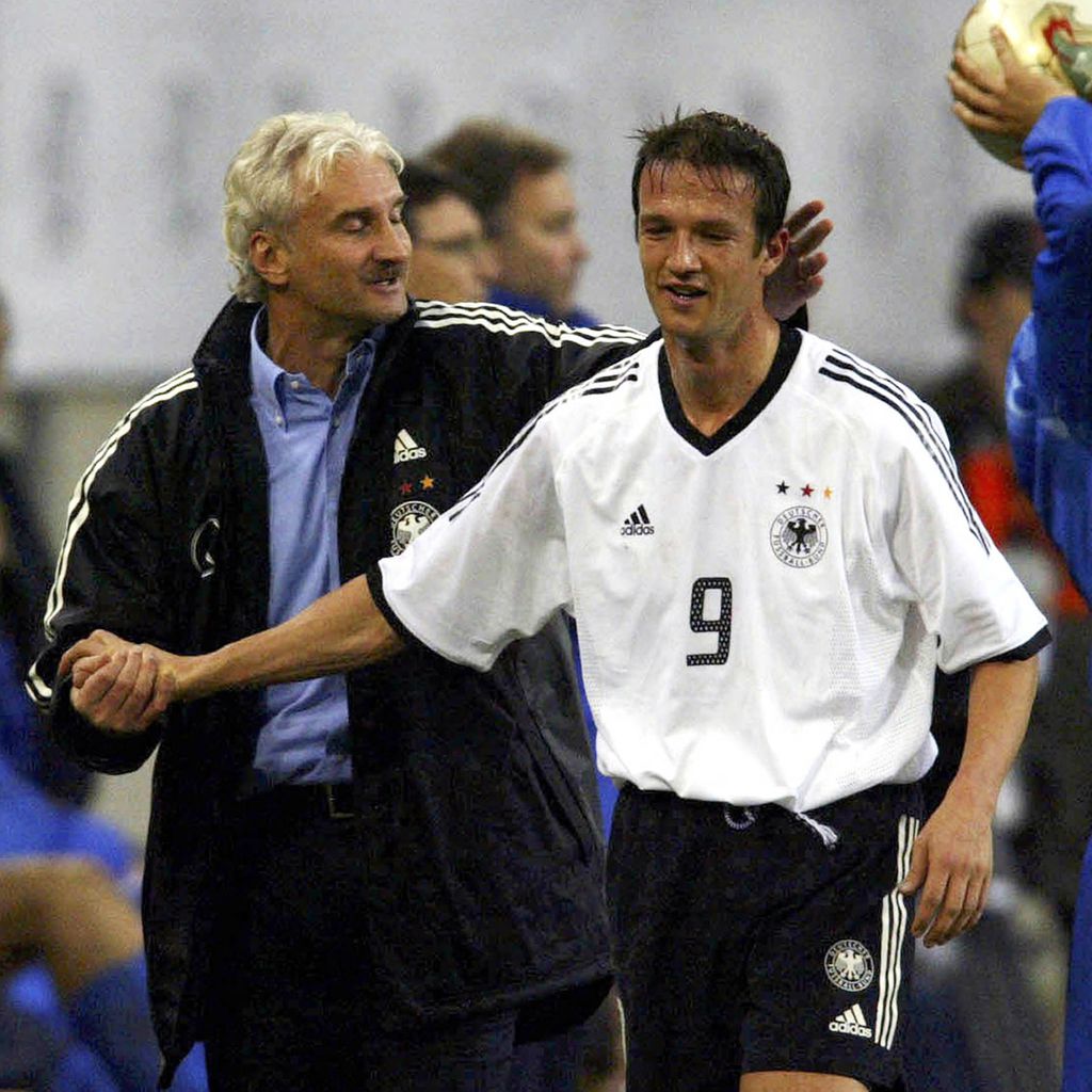 Rudi Völler und Fredi Bobic beim Match Deutschland gegen Island 2003