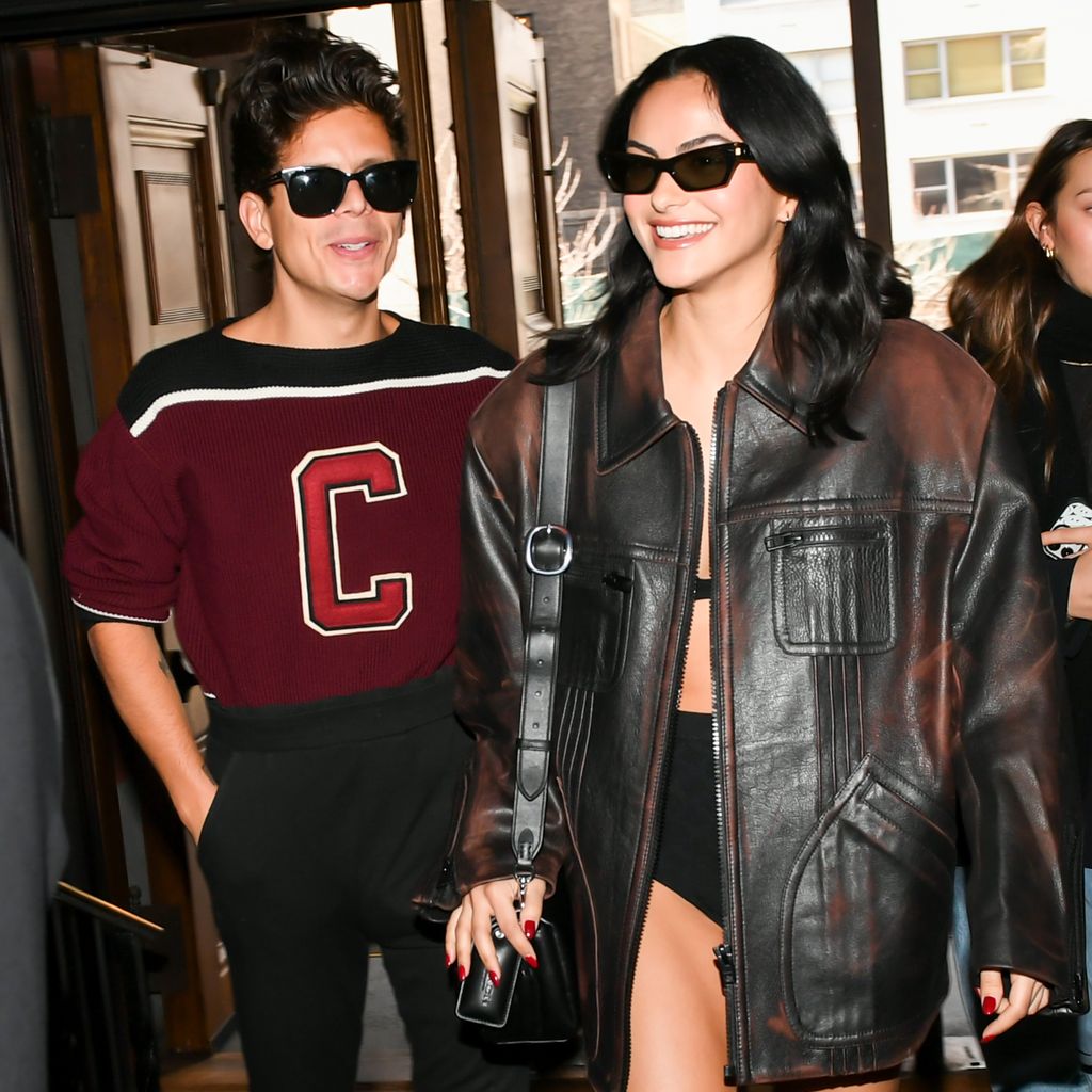 Rudy Mancuso und Camila Mendes auf der NY Fashion Week im Februar 2023