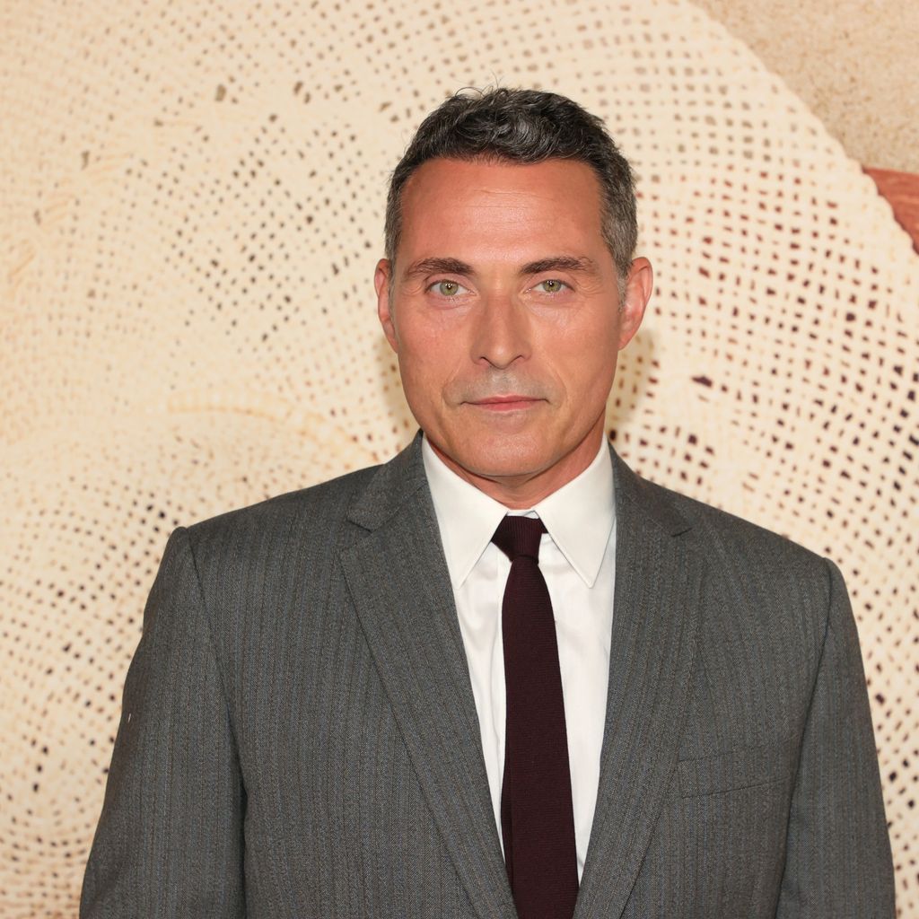 Rufus Sewell, Schauspieler
