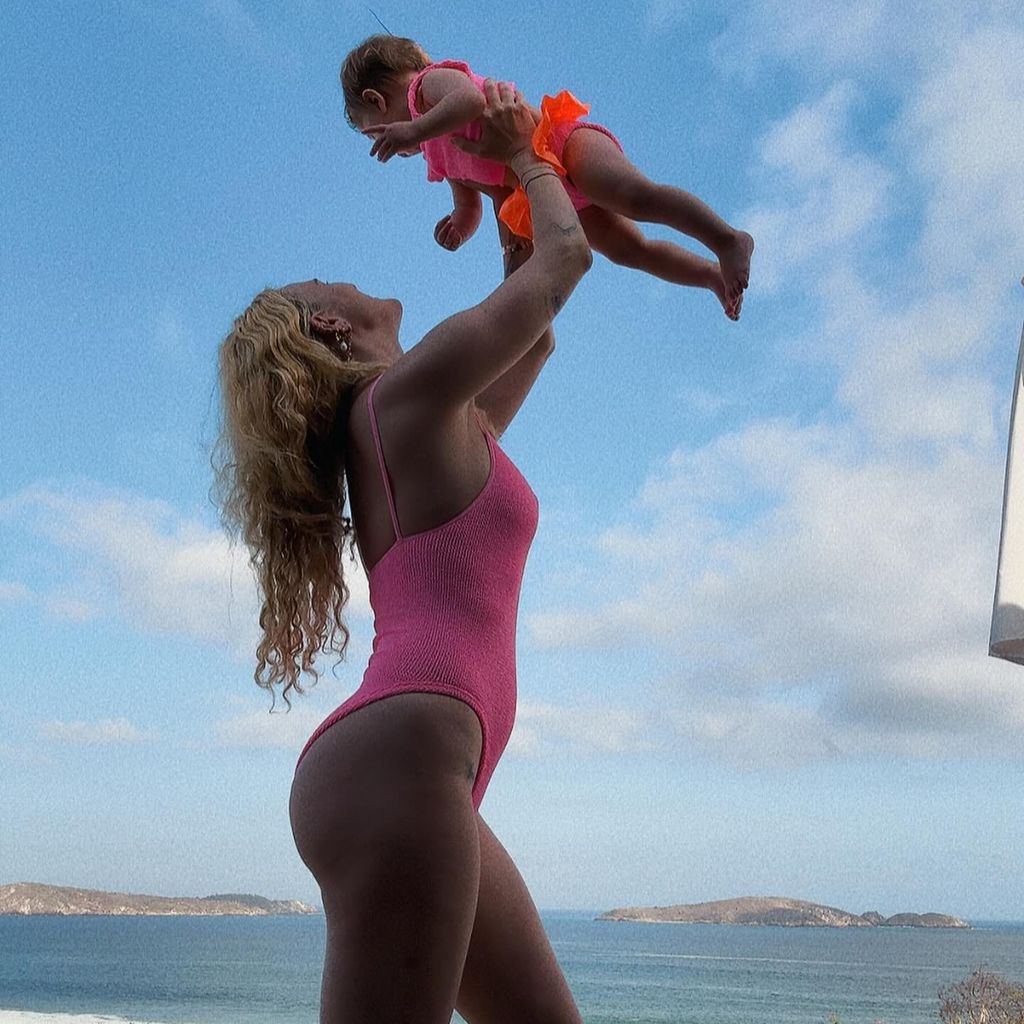 Rumer Willis mit ihrer Tochter im Urlaub, April 2024