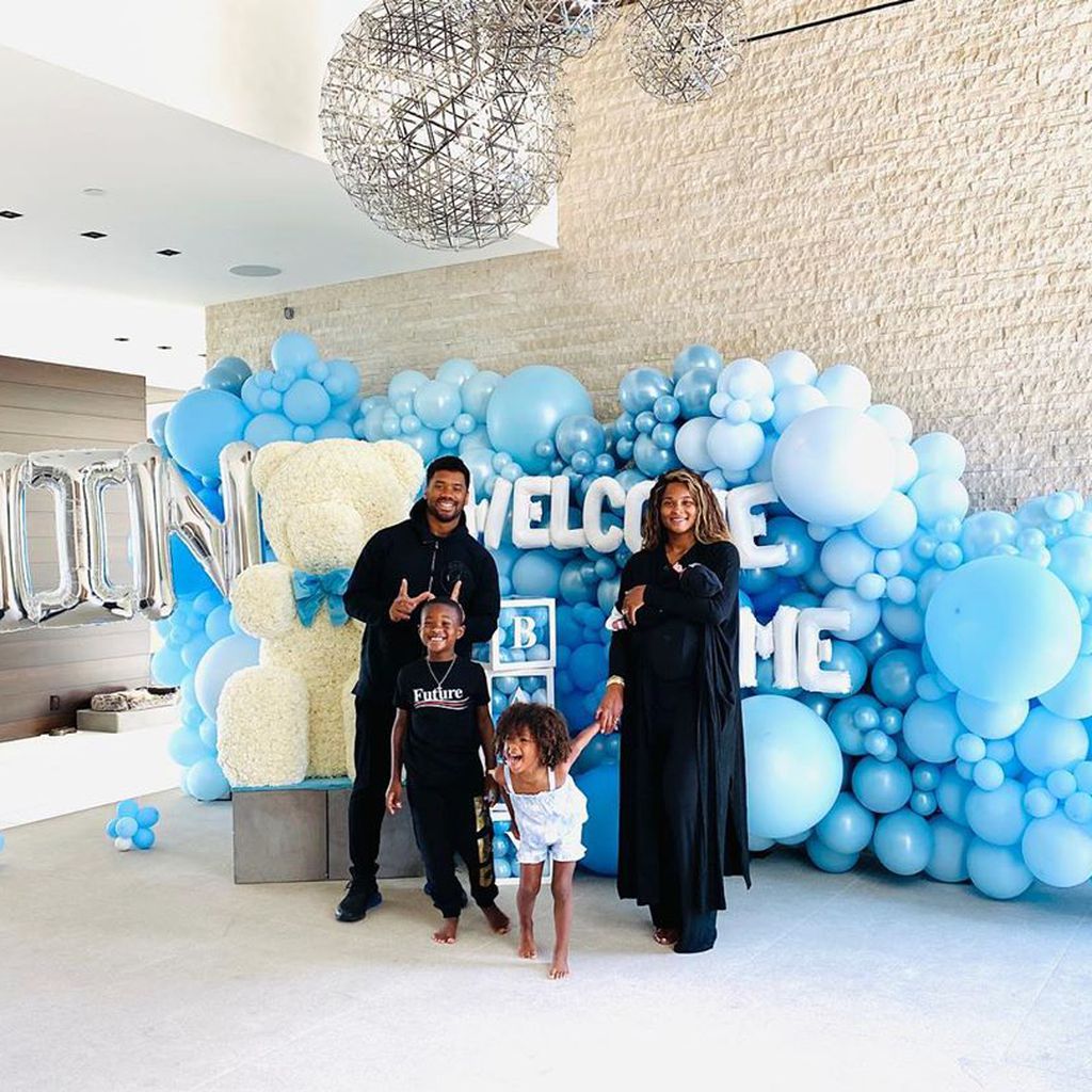 Russell Wilson und Ciara mit ihren Kindern
