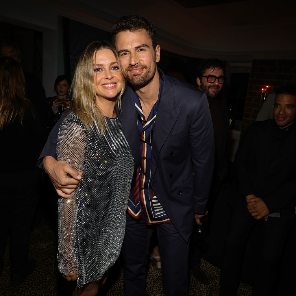 Ruth Kearney und Theo James, 2024