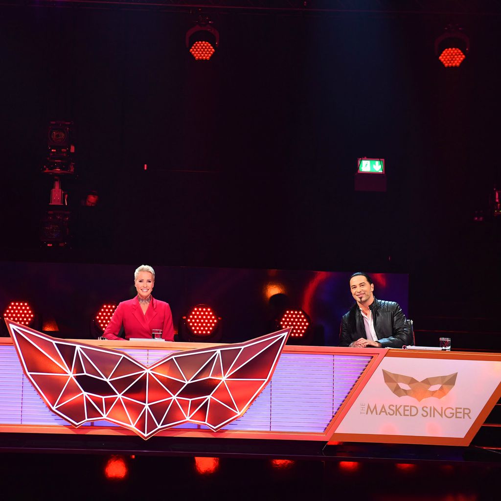 Ruth Moschner, Sonja Zietlow und Bülent Ceylan in der zweiten Folge von "The Masked Singer"