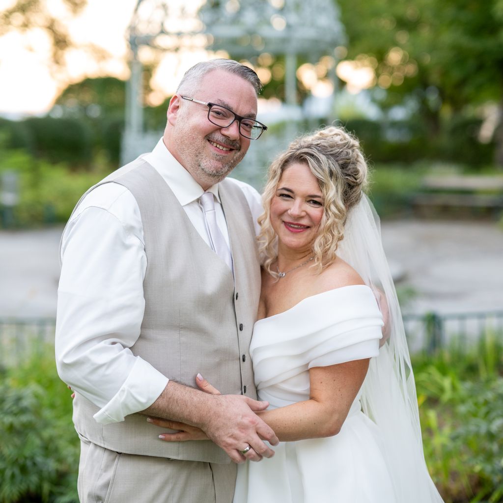 Ryan Bank und Sandra Köhldorfer während ihrer Hochzeit im August 2025