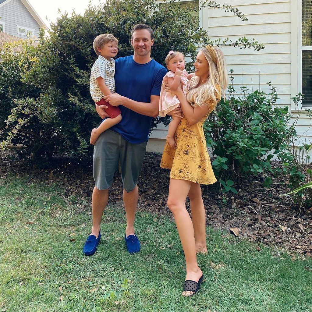 Ryan Lochte mit seiner Frau Kayla Rae Reid und den Kindern Caiden und Liv Rae