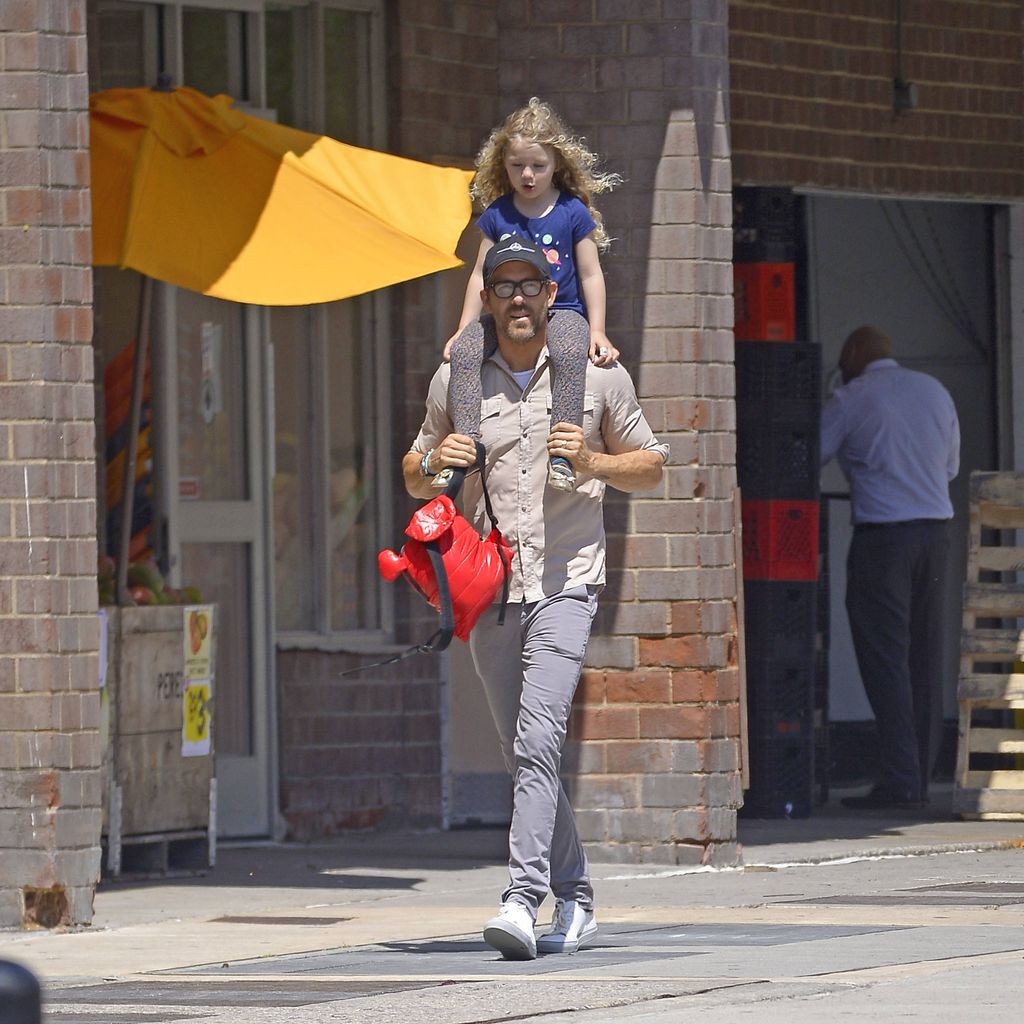 Ryan Reynolds und Tochter Inez in Manhattan