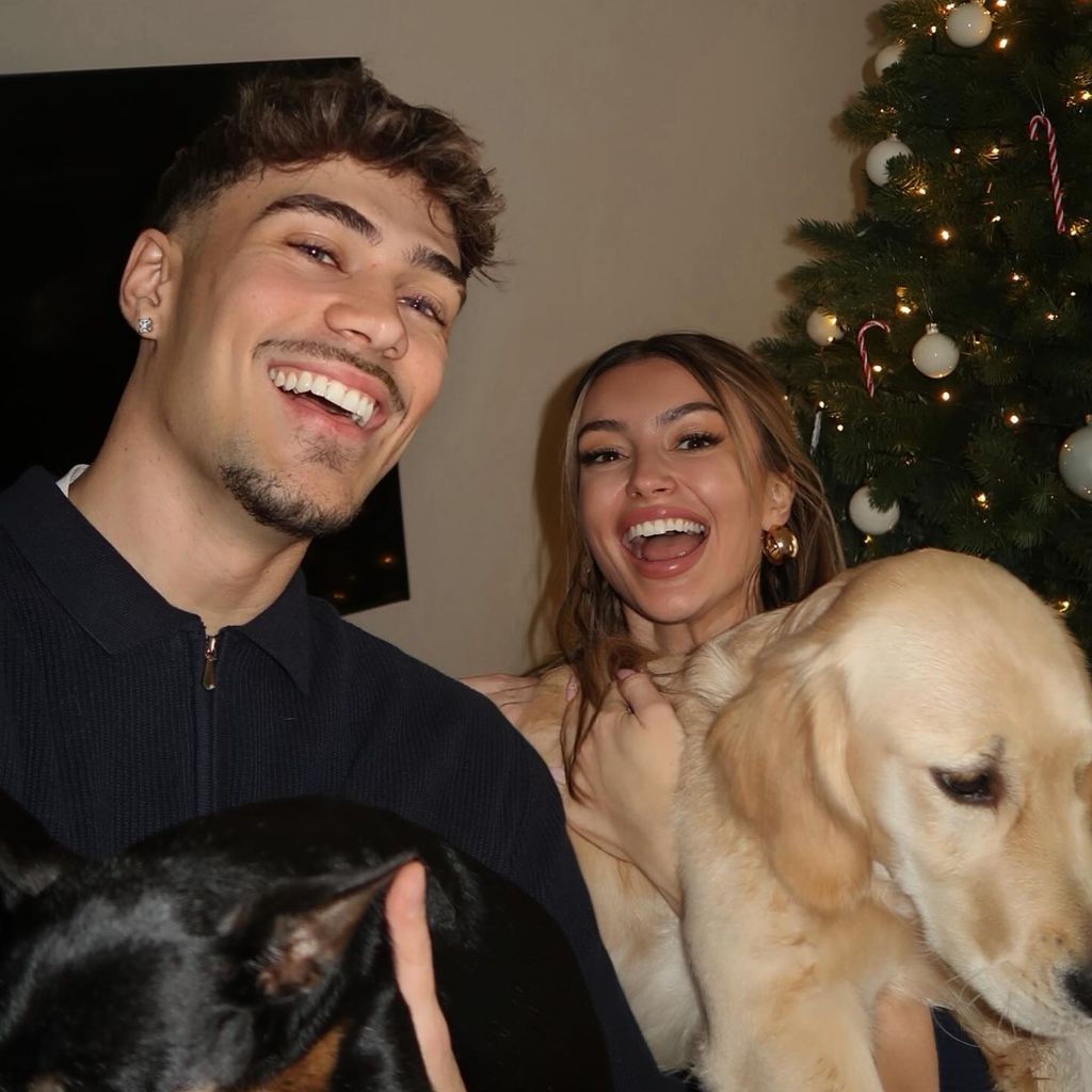 Realitystars Ryan Wöhrl und Lina Baumann mit ihren Hunden, Dezember 2025