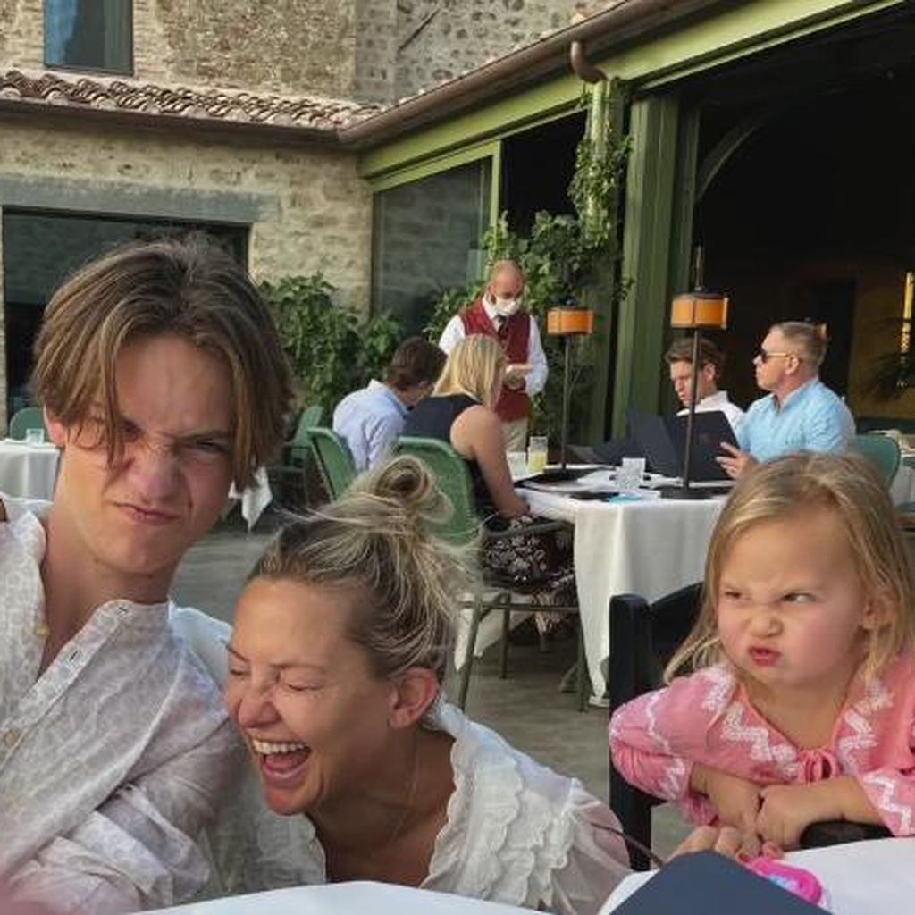 Schauspielerin Kate Hudson mit ihrem Sohn Ryder Robinson und Tochter Rani Fujikawa, 2024