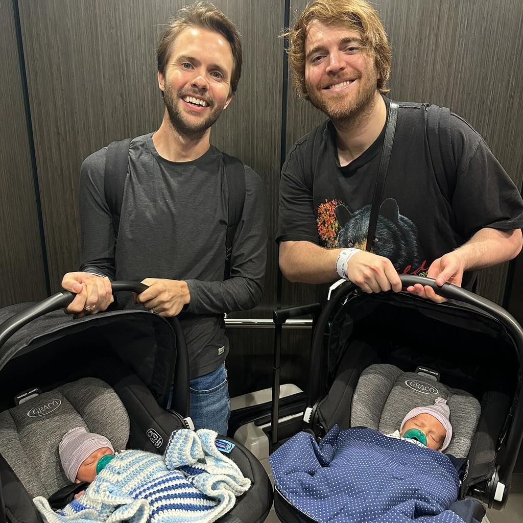 Ryland Adams und Shane Dawson mit ihren Zwillingen, Dezember 2023