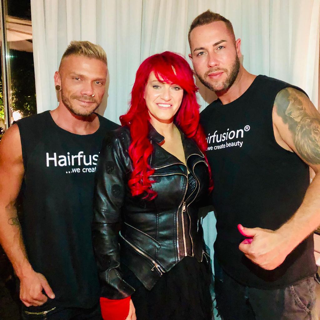 Sabrina Lange mit dem Team von Hairfusion Germany, August 2019