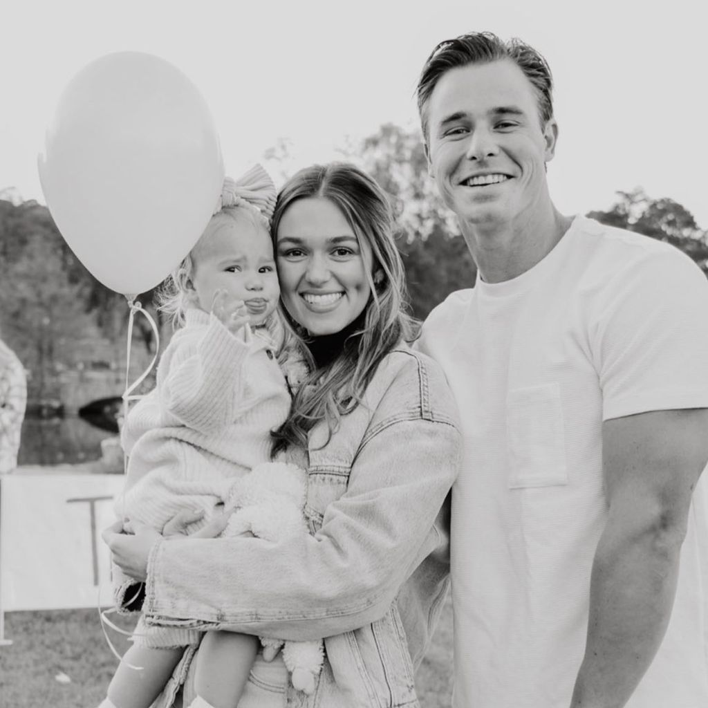 Sadie Robertson mit ihrem Mann und ihrer Tochter