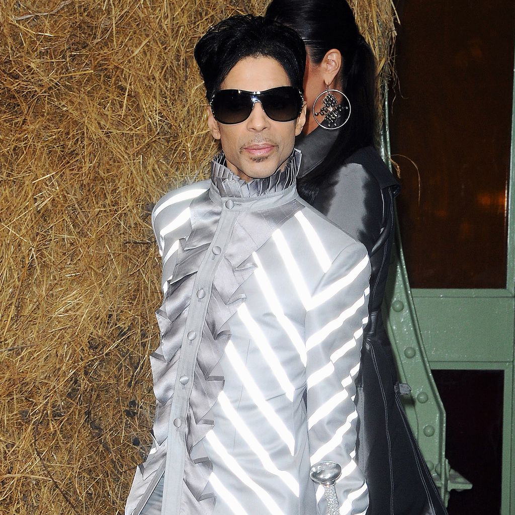 Sänger Price bei der Fashion Week in Paris 2010