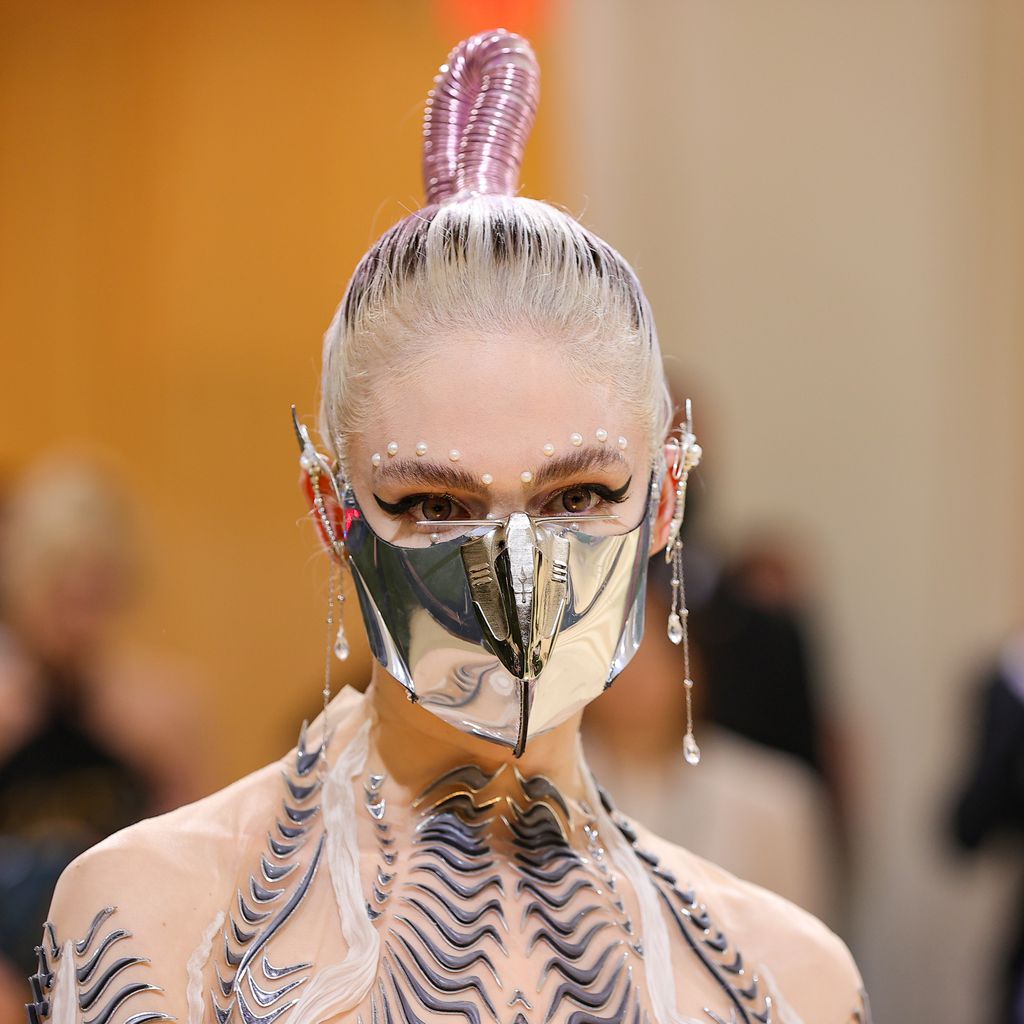 Sängerin Grimes bei der Met Gala 2021