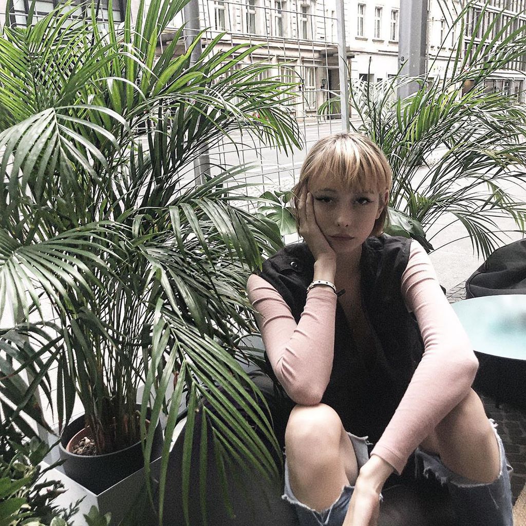 Sally Haas, Model und Sängerin