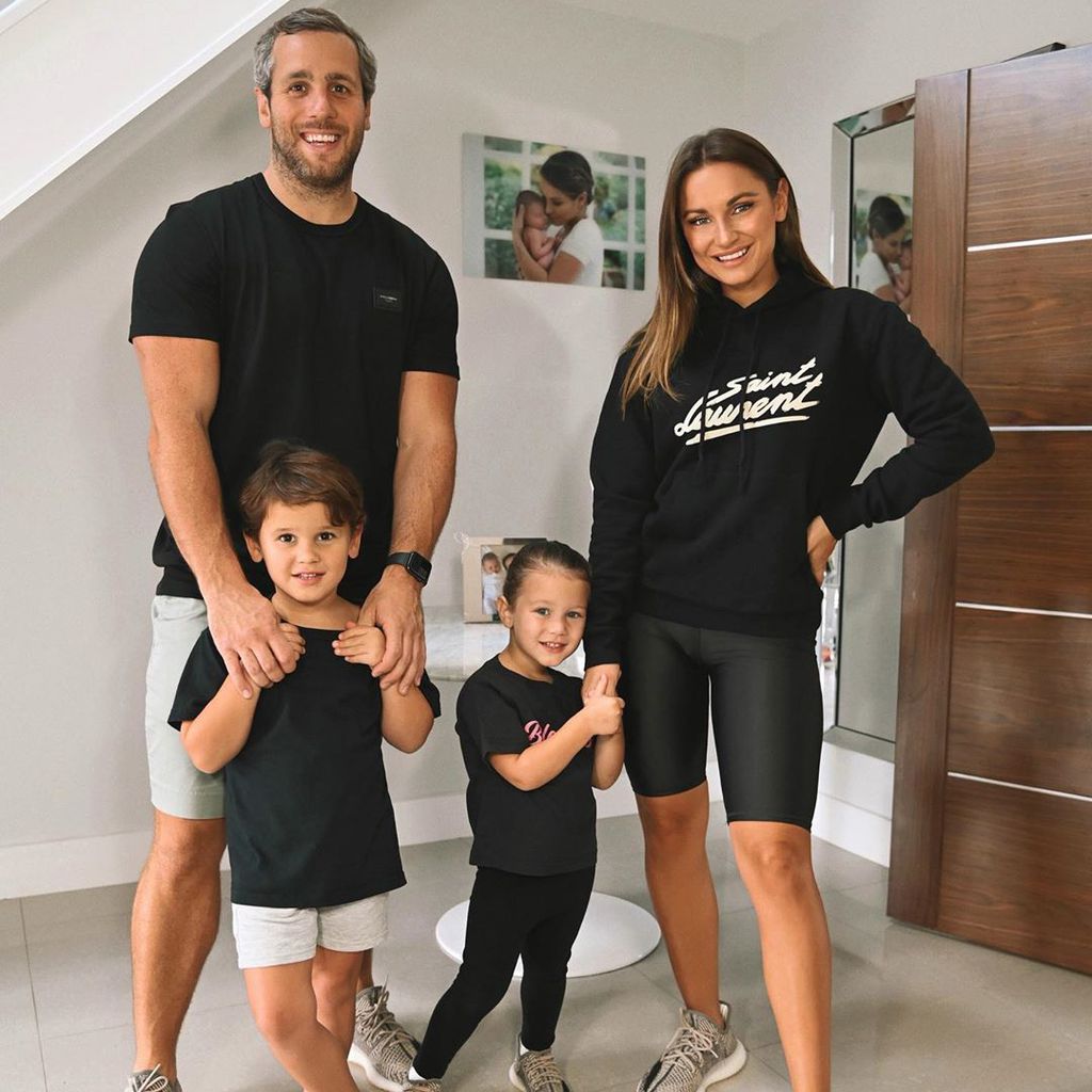 Sam Faiers mit ihrem Freund Paul Knightley und ihren Kindern
