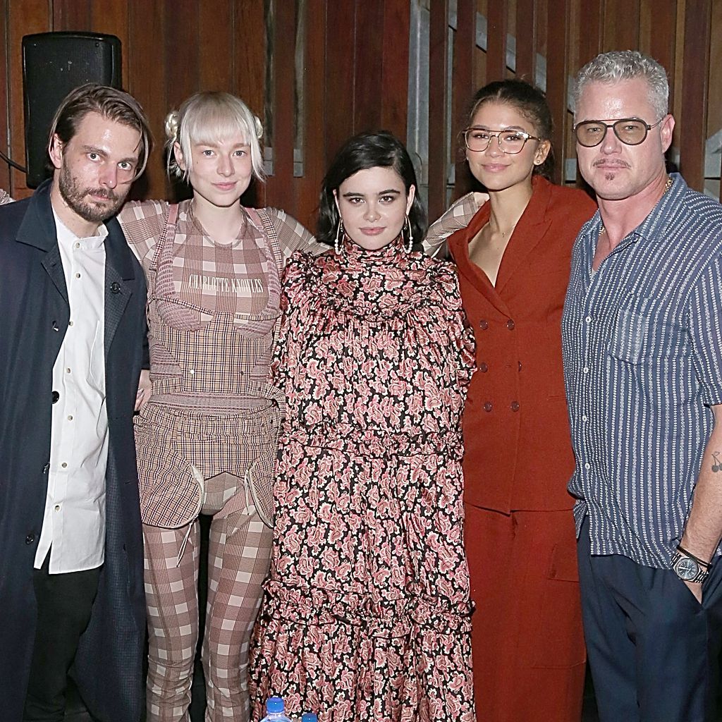 Sam Levinson, Hunter Schafer, Barbie Ferreira, Zendaya und Eric Dane auf einem HBO-Event