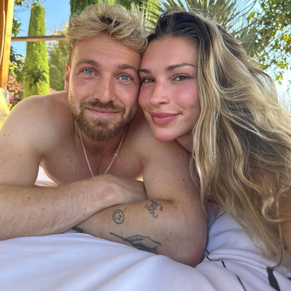 Sam Thompson und Zara McDermott im August 2024