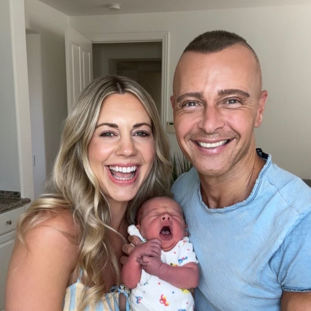 Samantha und Joey Lawrence mit ihrem Sohn Ford Joseph, April 2026