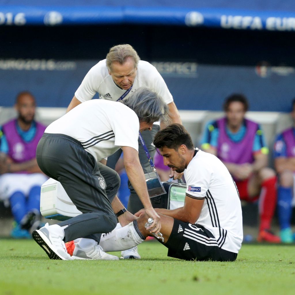 Sami Khedira verletzt beim EM-Spiel Deutschland gegen Italien