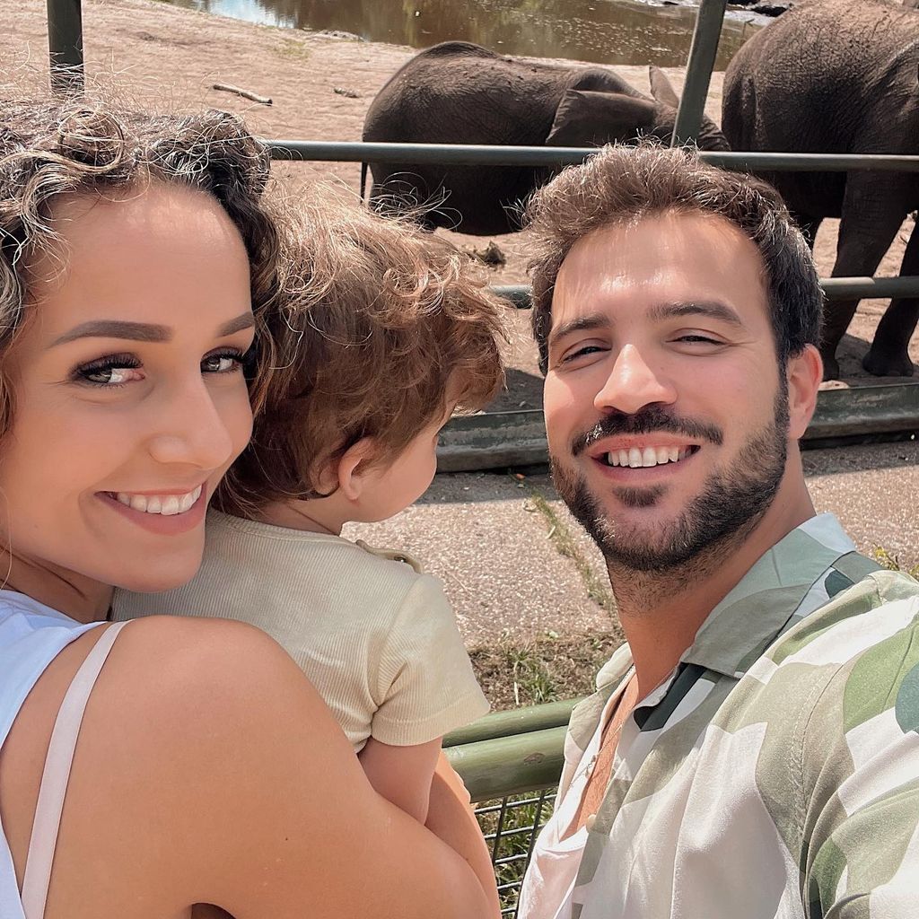 Samira und Yasin Cilingir mit ihrem Sohn Malik in Hamburg