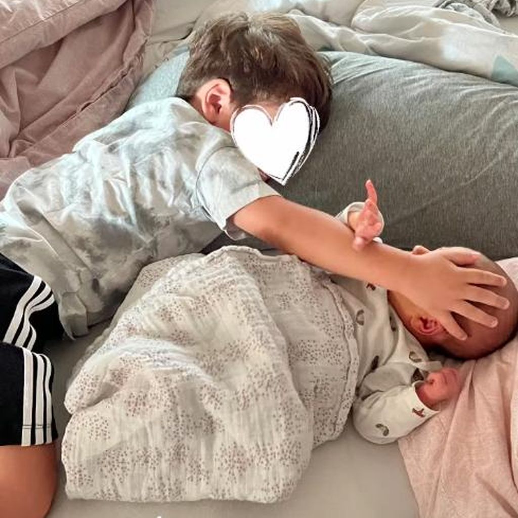 Samira und Yasin Cilingirs Kinder Malik und Medina im Juli 2023