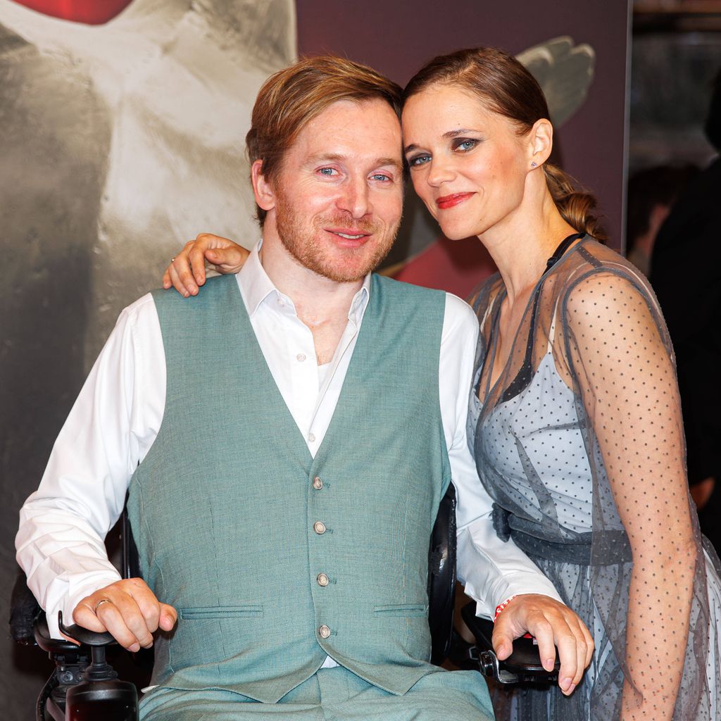 Samuel Koch und Sarah Elena Timpe beim B.Z.-Kulturpreis 2025 im Theater am Potsdamer Platz in Berlin