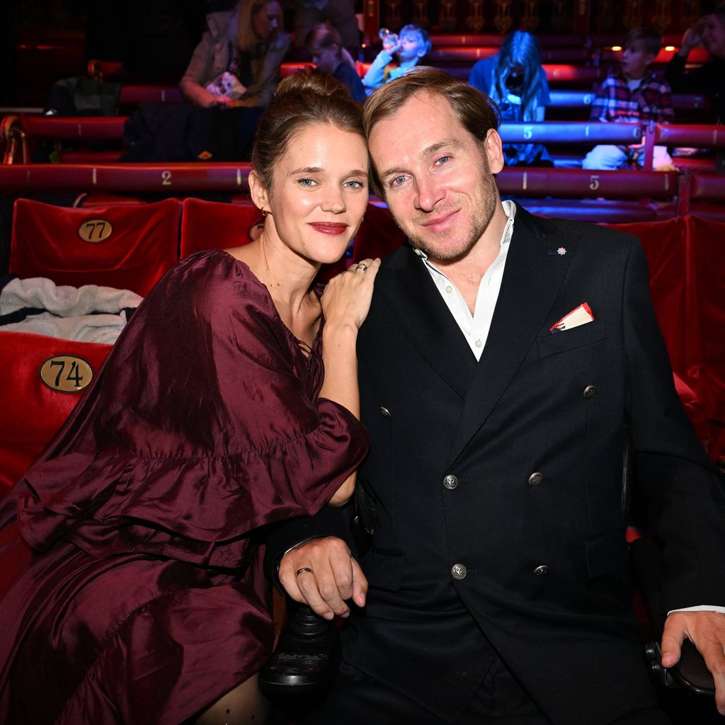 Samuel Koch und Sarah Elena Timpe bei der Premiere des Circus-Theaters Roncalli im Werksviertel München, 24. Oktober 2025