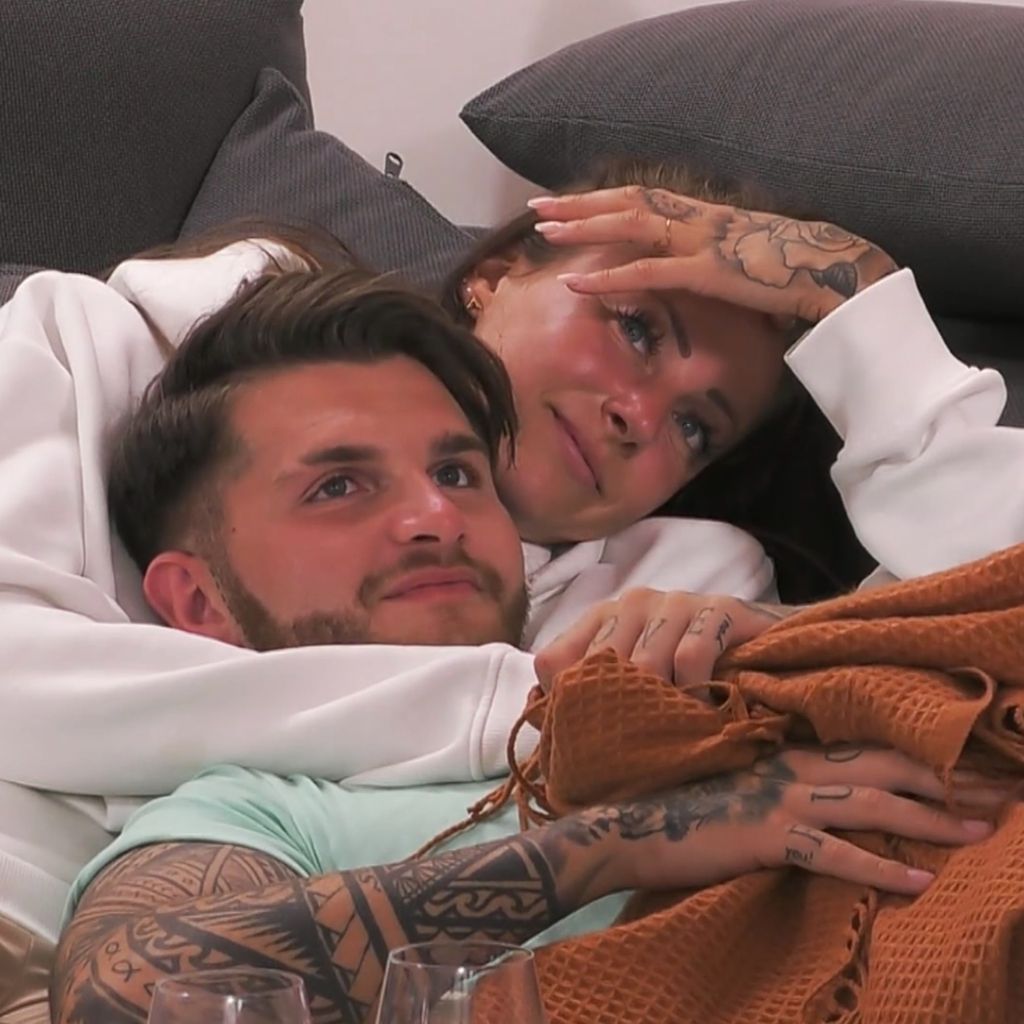 Sandra Sicora und Flocke bei "Temptation Island V.I.P."