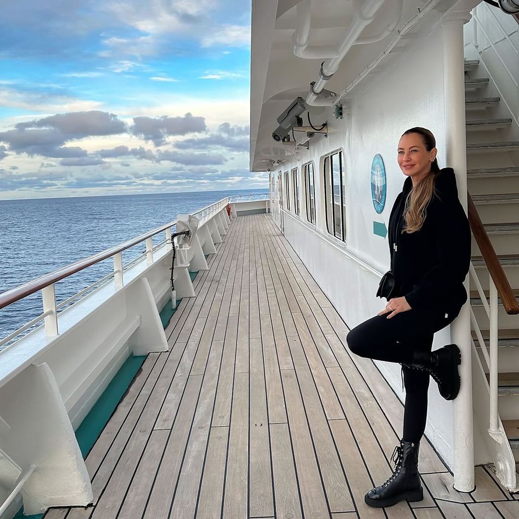 Sandy Meyer-Wölden auf dem "Traumschiff"
