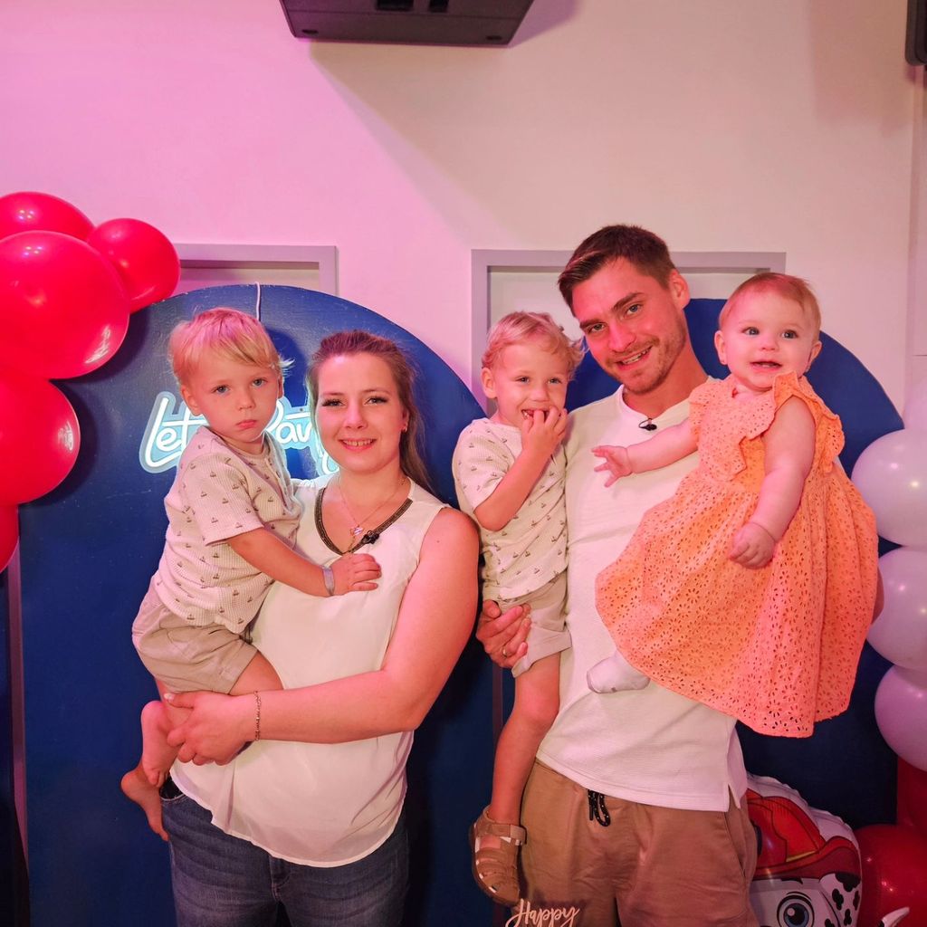 Sarafina und Peter Wollny mit ihren drei Kindern im Mai 2024