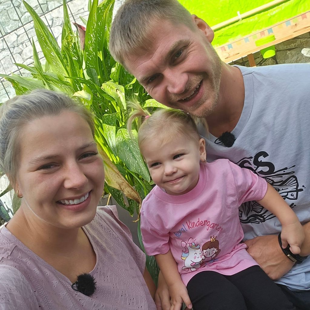 Sarafina Wollny mit ihrem Mann Peter und ihrer Tochter Hope, August 2025