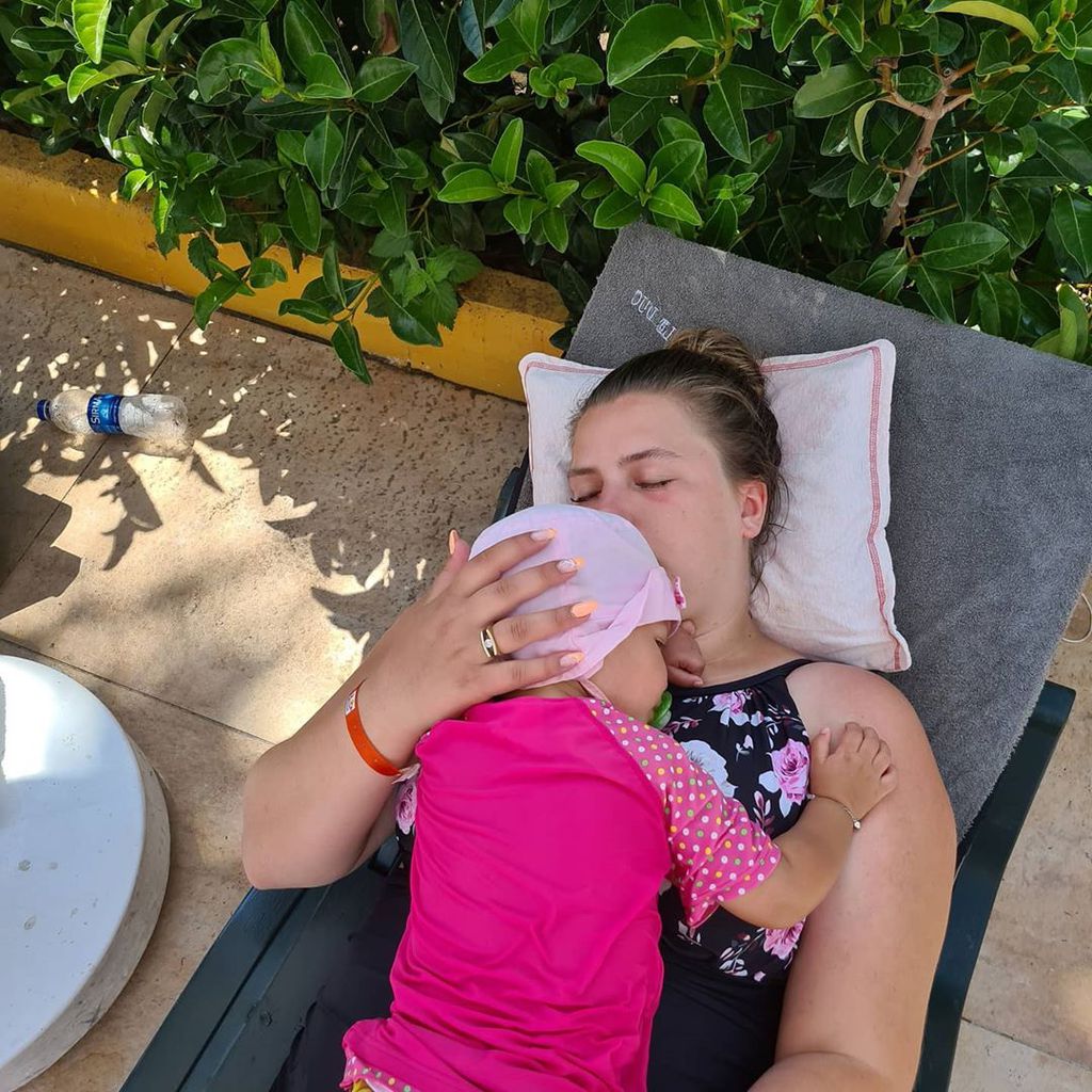 Sarafina Wollny mit ihrer Nichte Cataleya im Urlaub