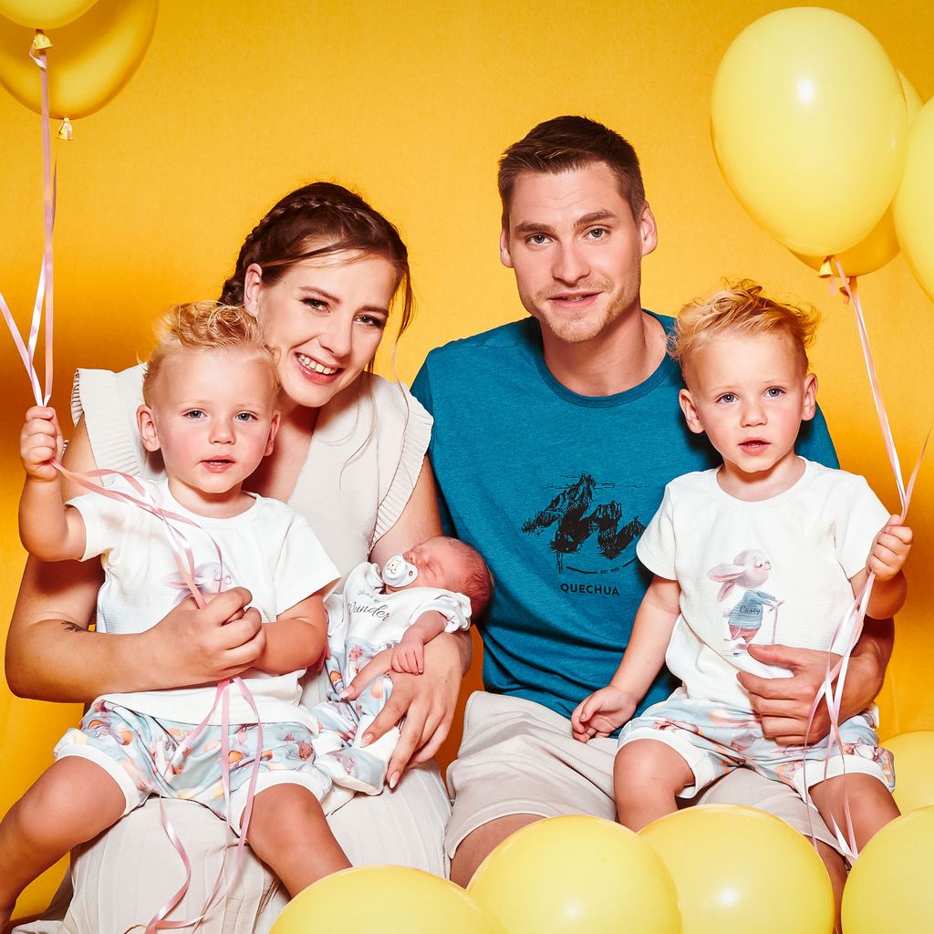 Sarafina Wollny mit ihrem Ehemann Peter und ihren drei Kindern