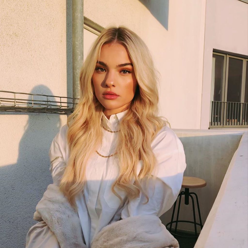 Sarah Almoril, Model