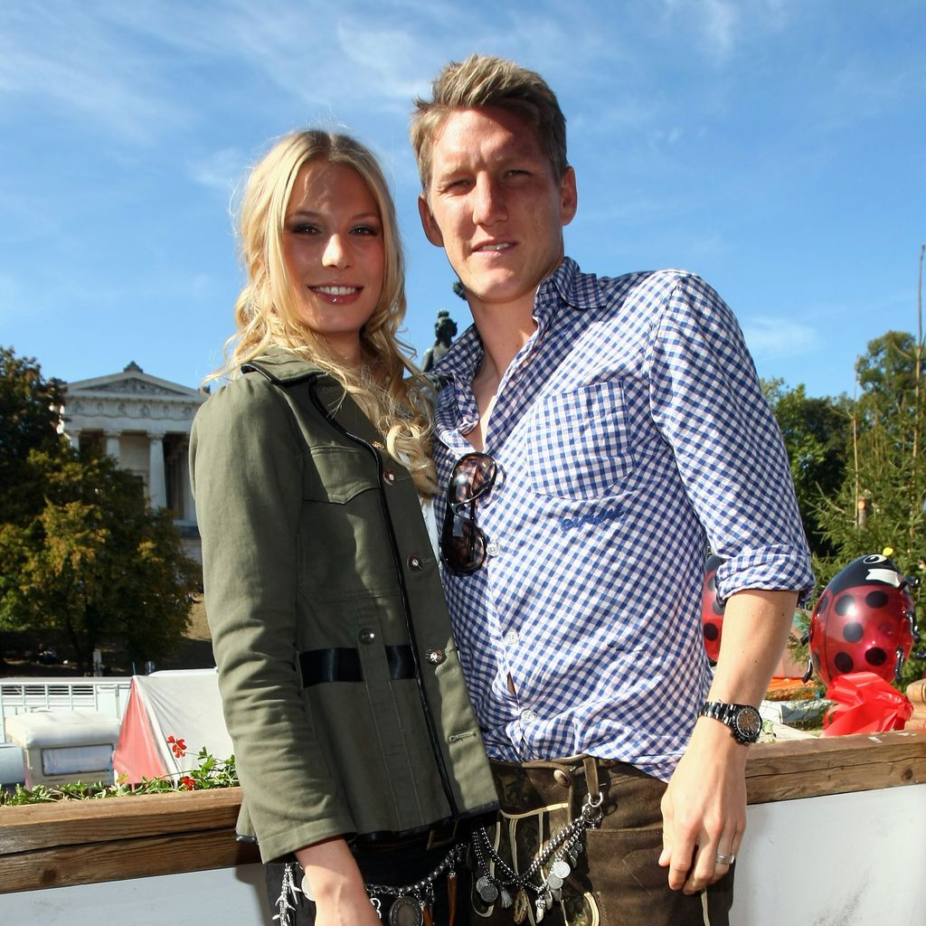 Sarah Brandner und Bastian Schweinsteiger beim Oktoberfest in München 2009