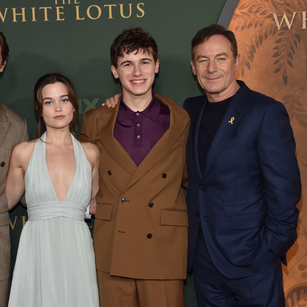 Sarah Catherine Hook, Sam Nivola und Jason Isaacs, "The White Lotus"-Darsteller