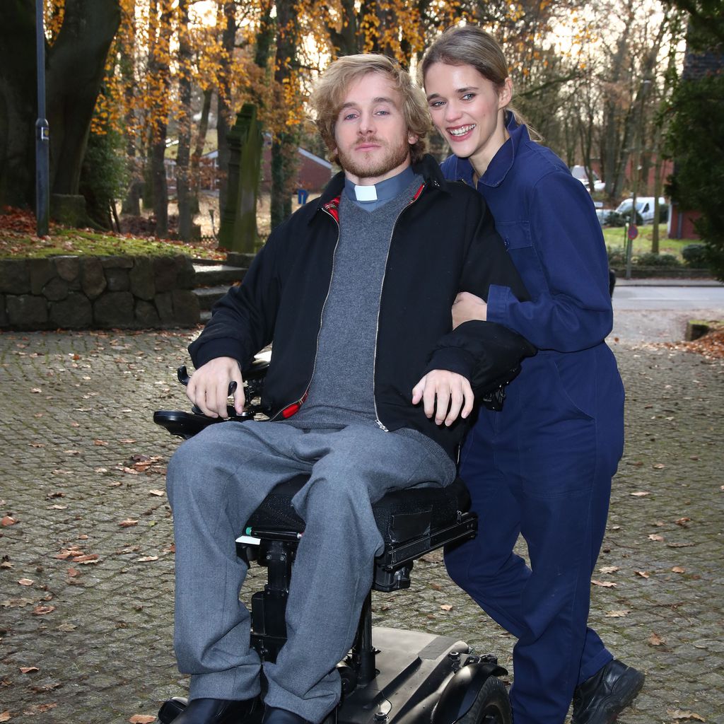 Sarah Elena und Samuel Koch bei den "Großstadtrevier"-Dreharbeiten