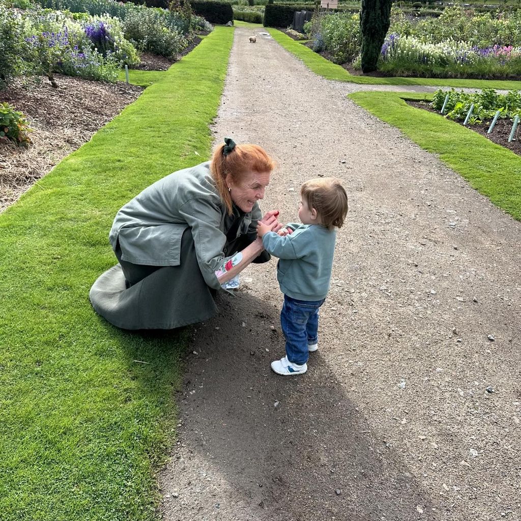 Sarah Ferguson mit ihrem Enkel Ernest