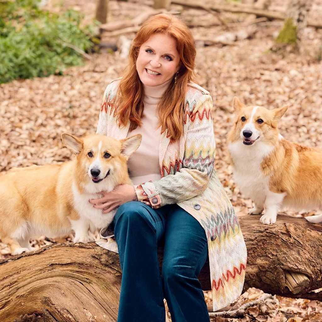 Sarah Ferguson mit den Corgis von Queen Elizabeth