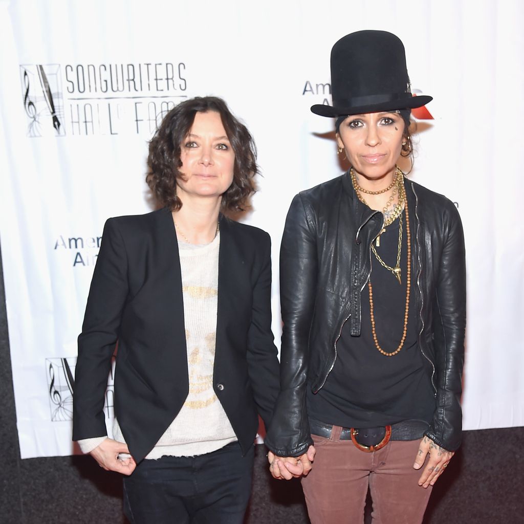 Schauspielerin Sarah Gilbert und Sängerin Linda Perry