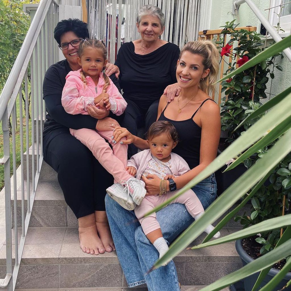 Sarah Harrison und ihre Familie im Juni 2021
