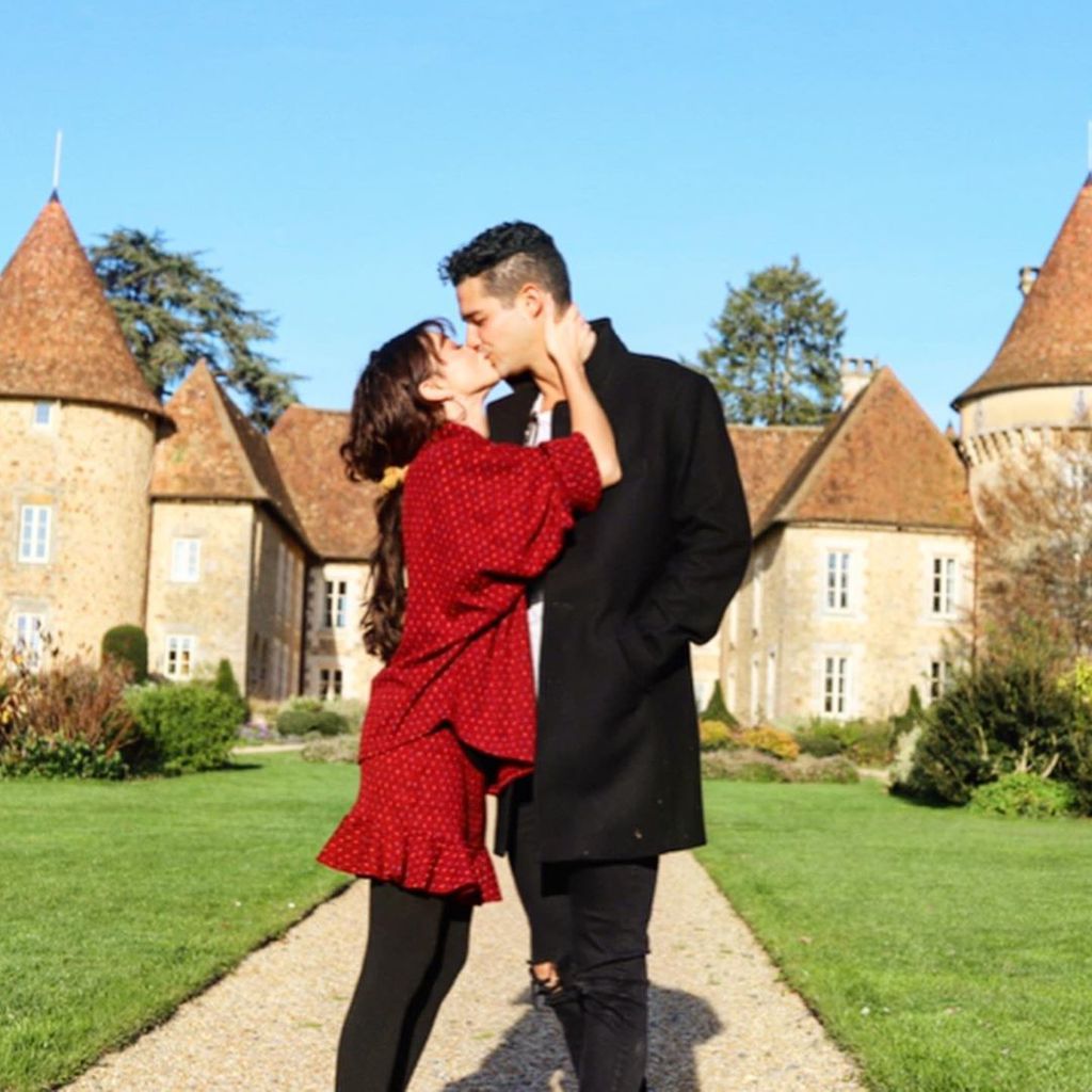 Sarah Hyland mit ihrem Verlobten Wells Adams