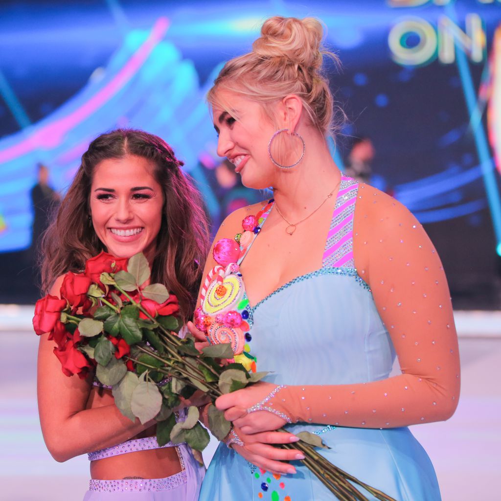 Sarah Lombardi und Sarina Nowak bei "Dancing on Ice"
