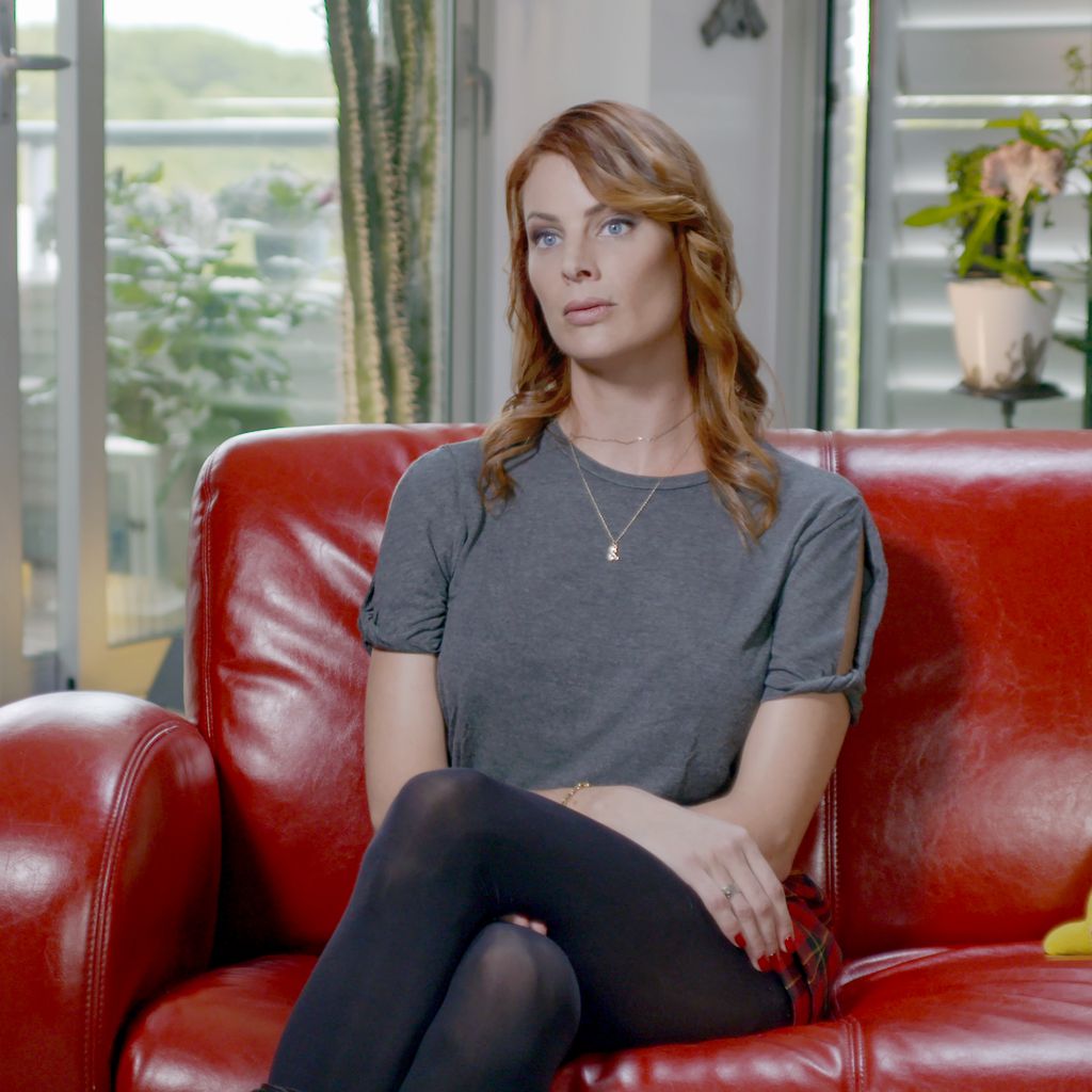 Sarah Ronsome in "Jeffrey Epstein: Stinkreich"