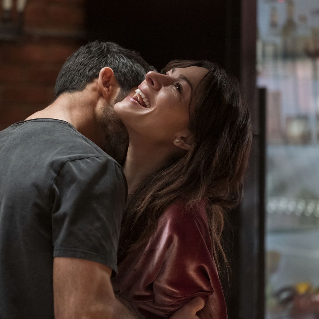Sarah Shahi in "Sex/Life"-Staffel zwei