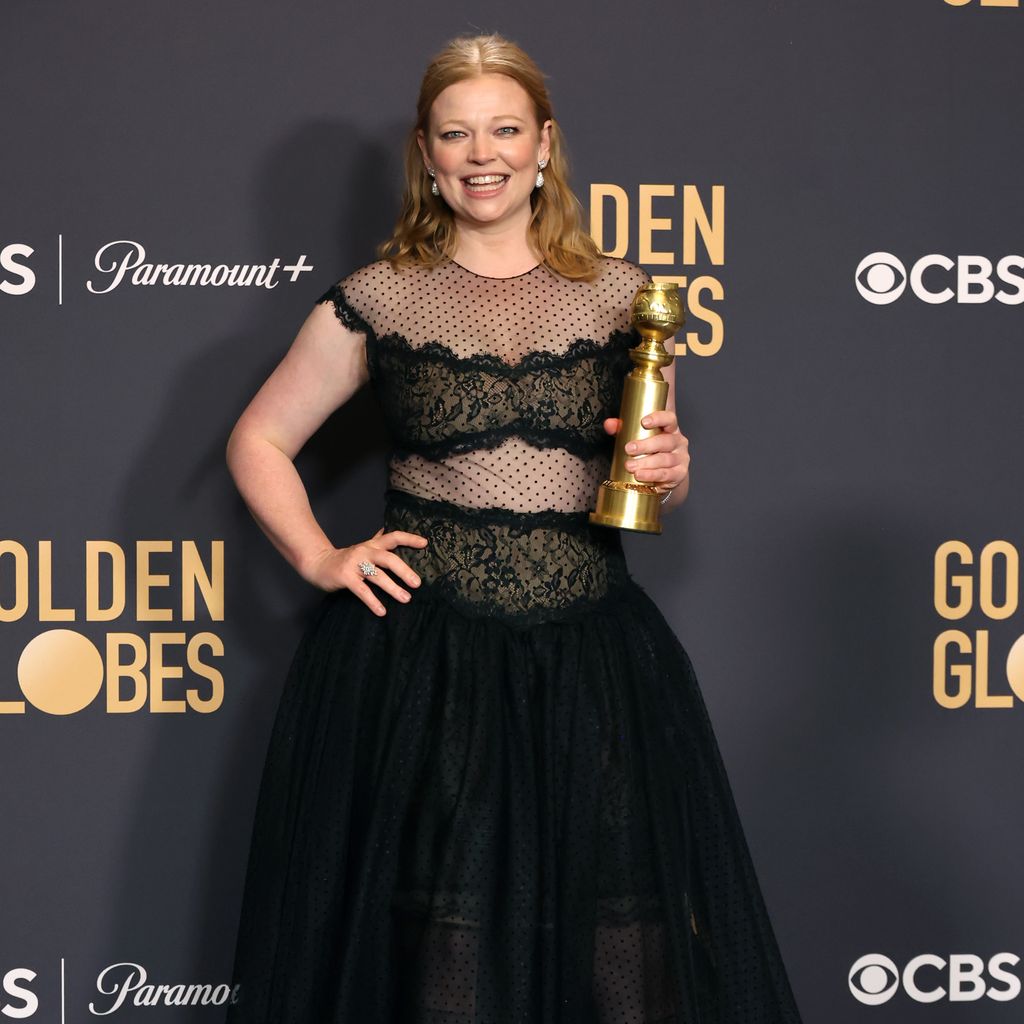 Sarah Snook posiert bei den Golden Globes